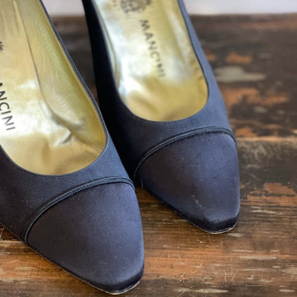 Rene Mancini Black on Black w/ satin tips - Picture 3 of 5